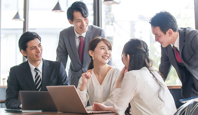 写真：システム開発ミーティング風景